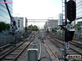 2010年5月 調布駅 下りホーム 八王子・橋本方