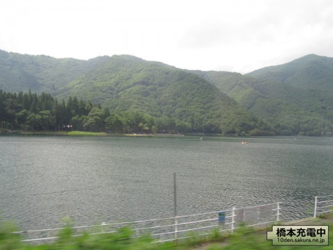 バス車内から見た木崎湖