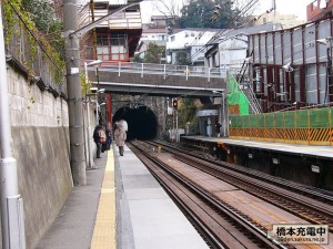 反町駅 横浜方